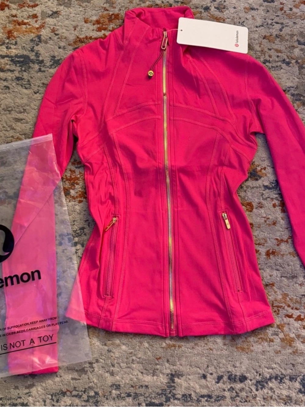 lululemon bright pink jacket with gold zipper - Picture 2 of 5